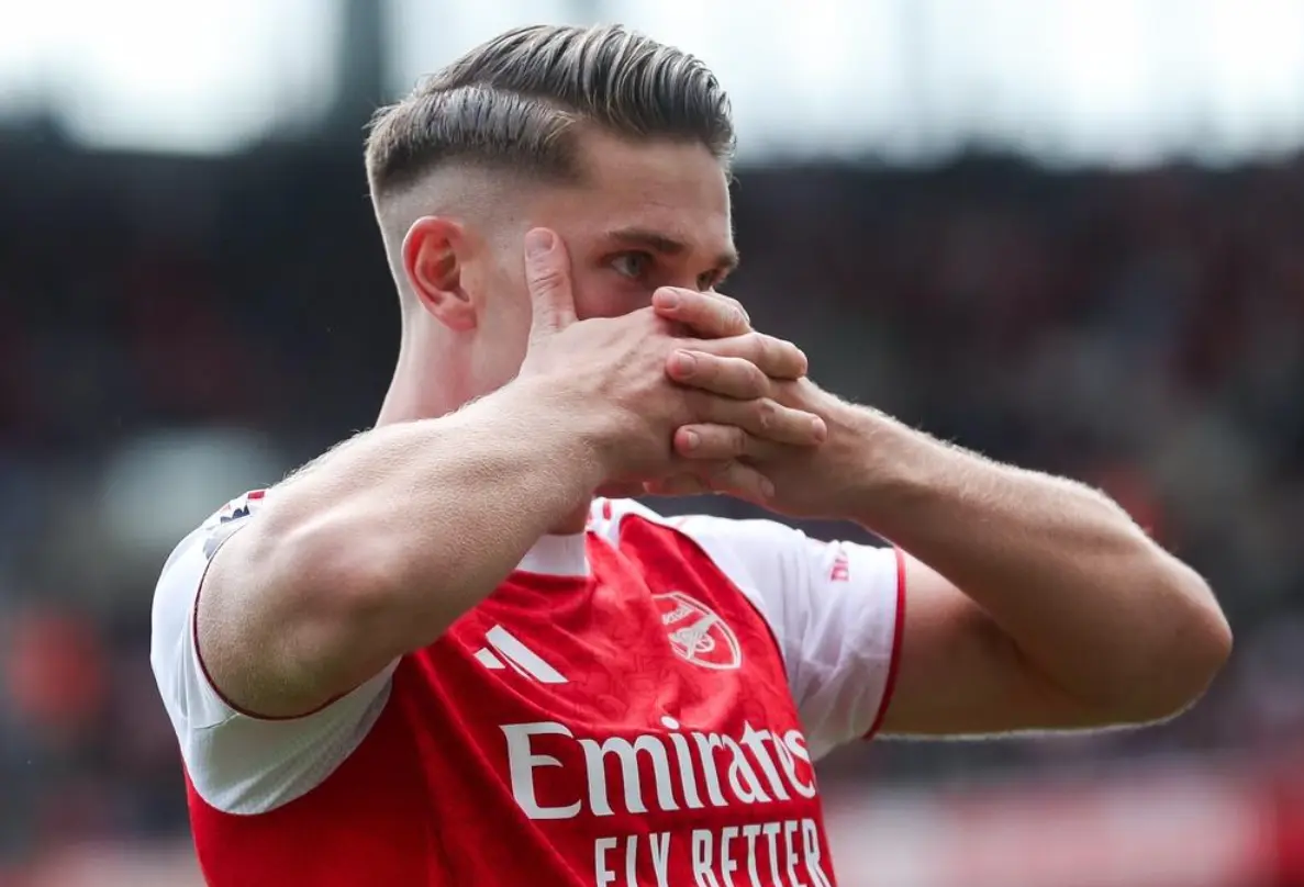 阿森纳获得, 运气差了一, 梅开二度 阿森纳获得, 运气差了一, 梅开二度